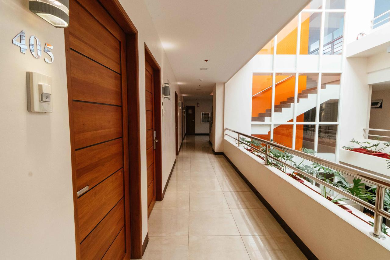 Hotel Reddoorz Premium @ Sampaloc Makati Makati City Esterno foto