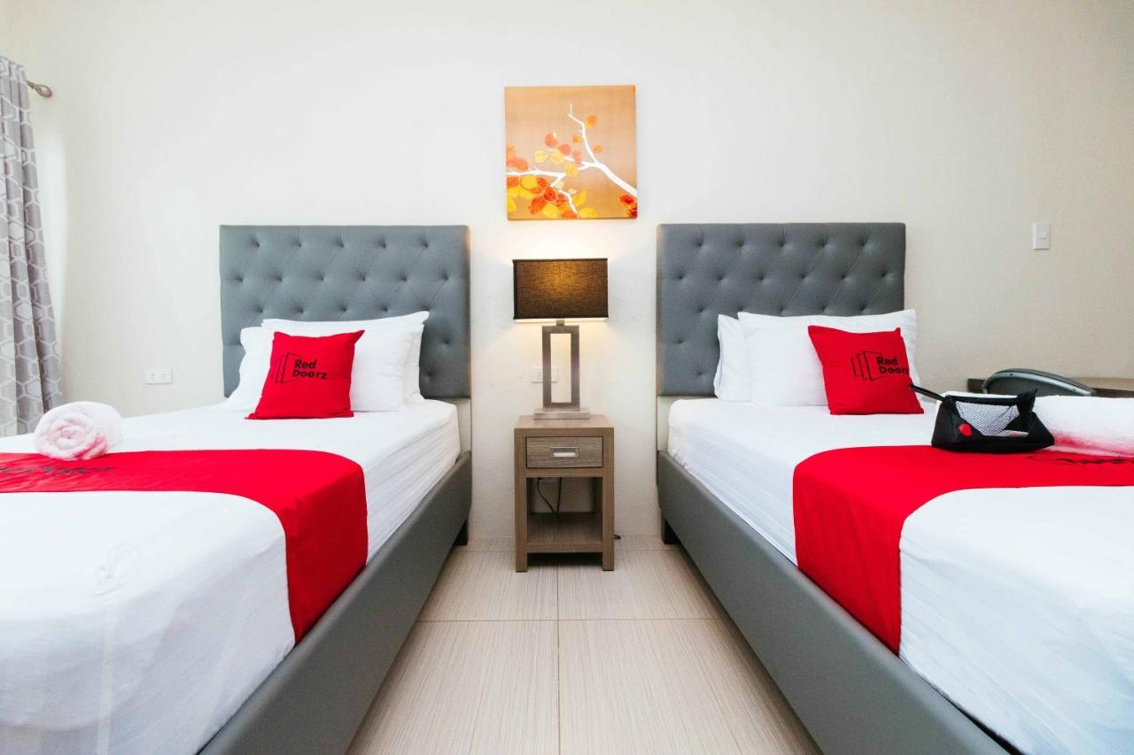 Hotel Reddoorz Premium @ Sampaloc Makati Makati City Esterno foto