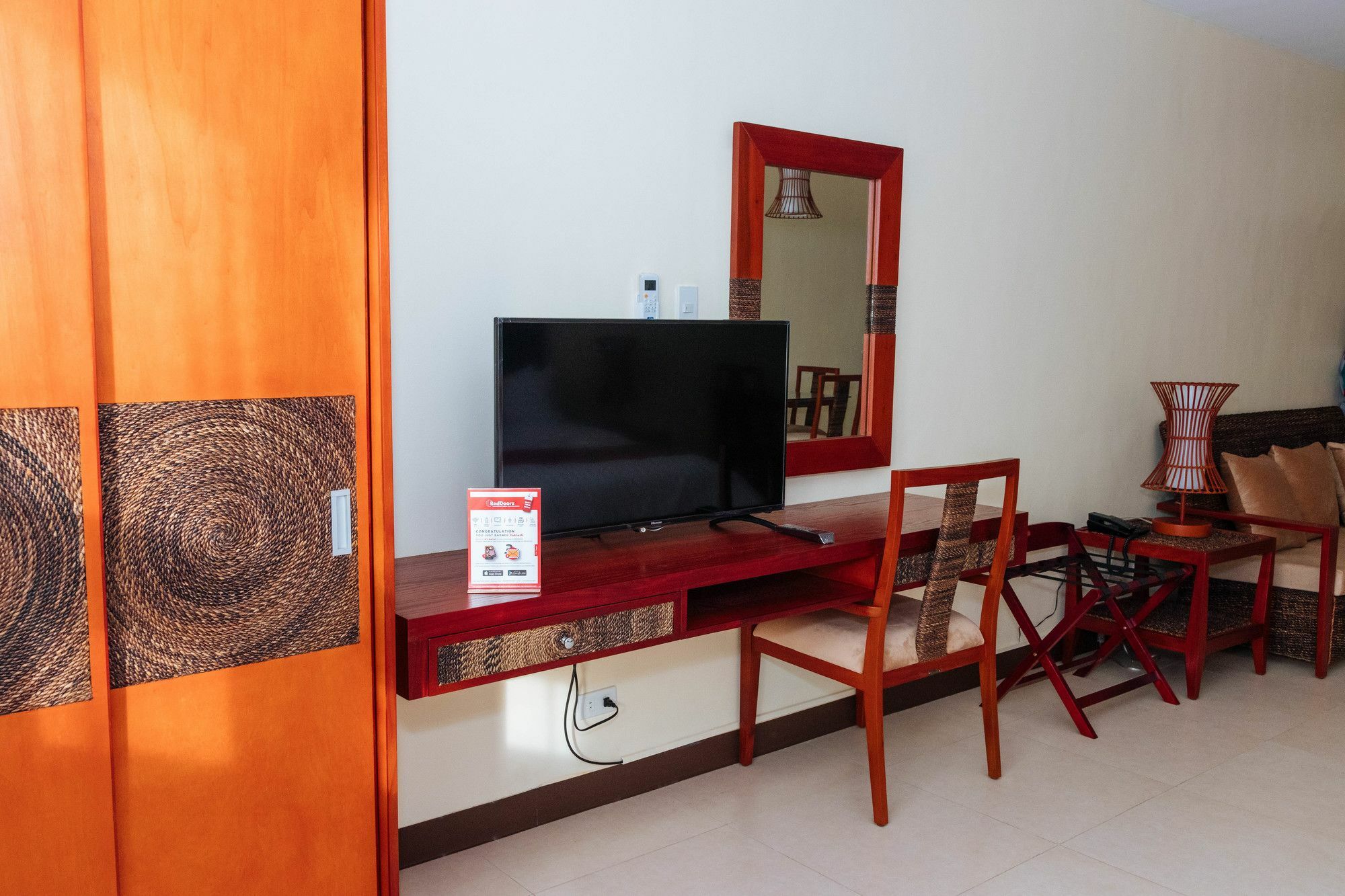 Hotel Reddoorz Premium @ Sampaloc Makati Makati City Esterno foto