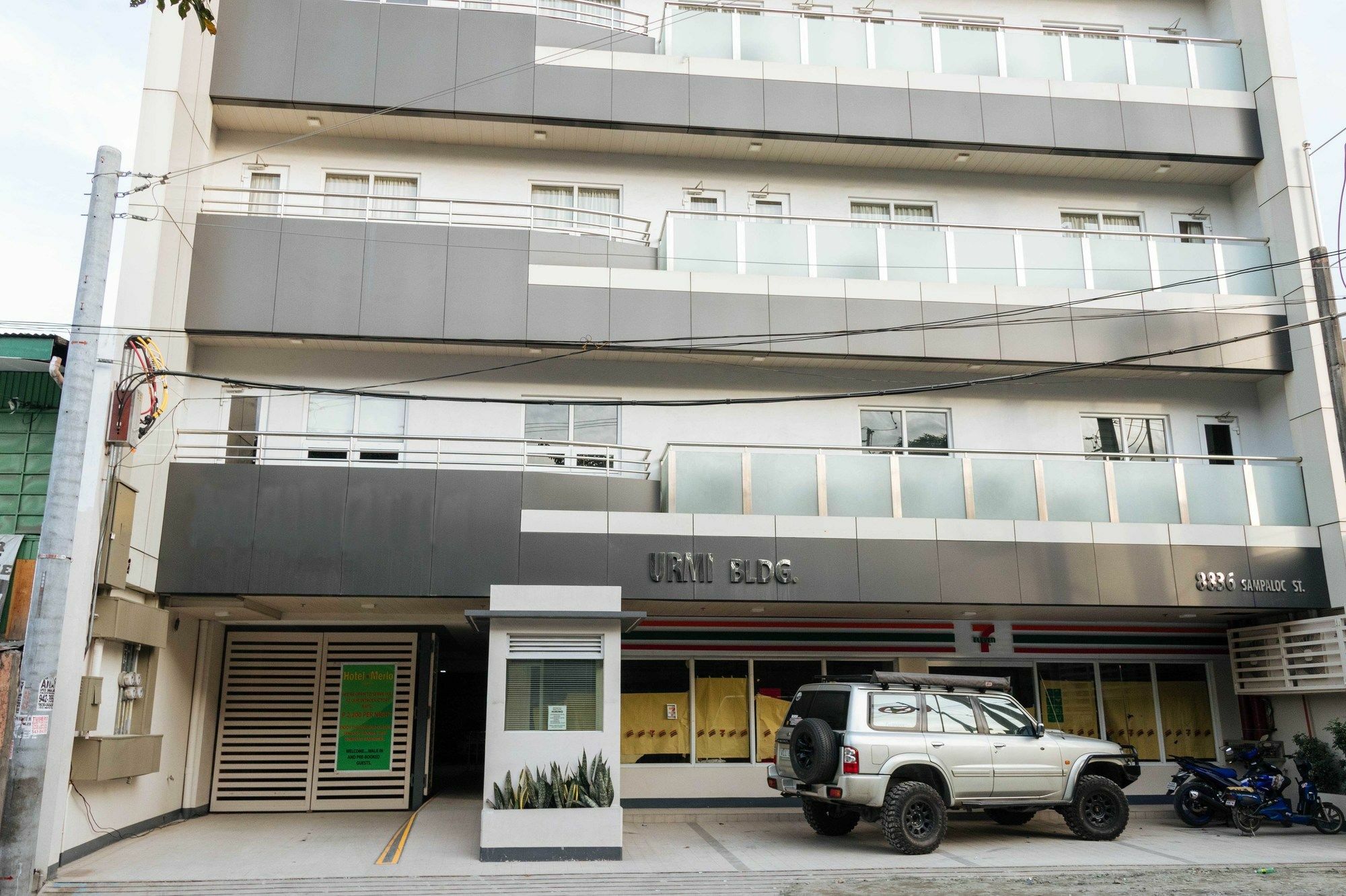 Hotel Reddoorz Premium @ Sampaloc Makati Makati City Esterno foto