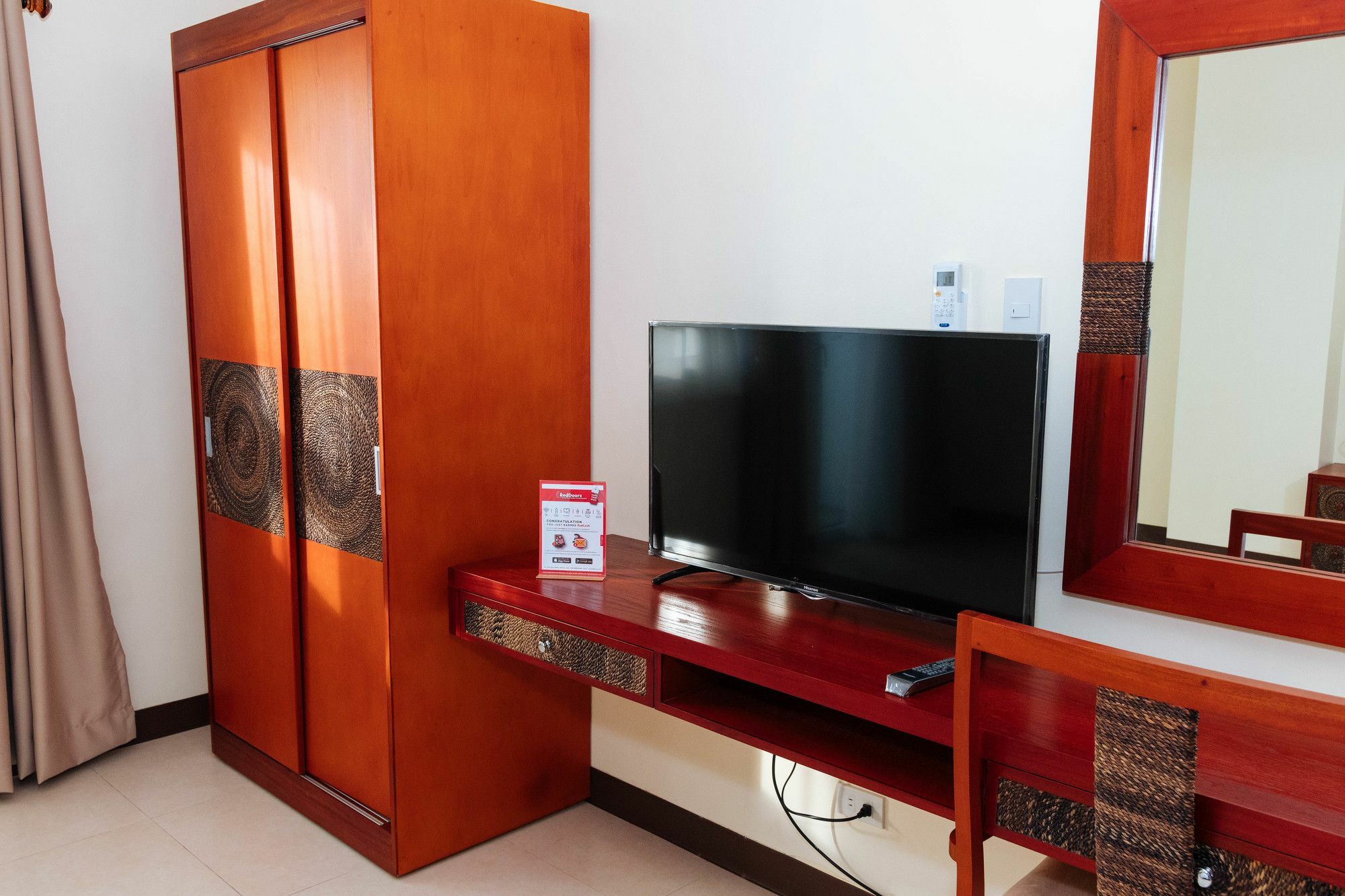 Hotel Reddoorz Premium @ Sampaloc Makati Makati City Esterno foto